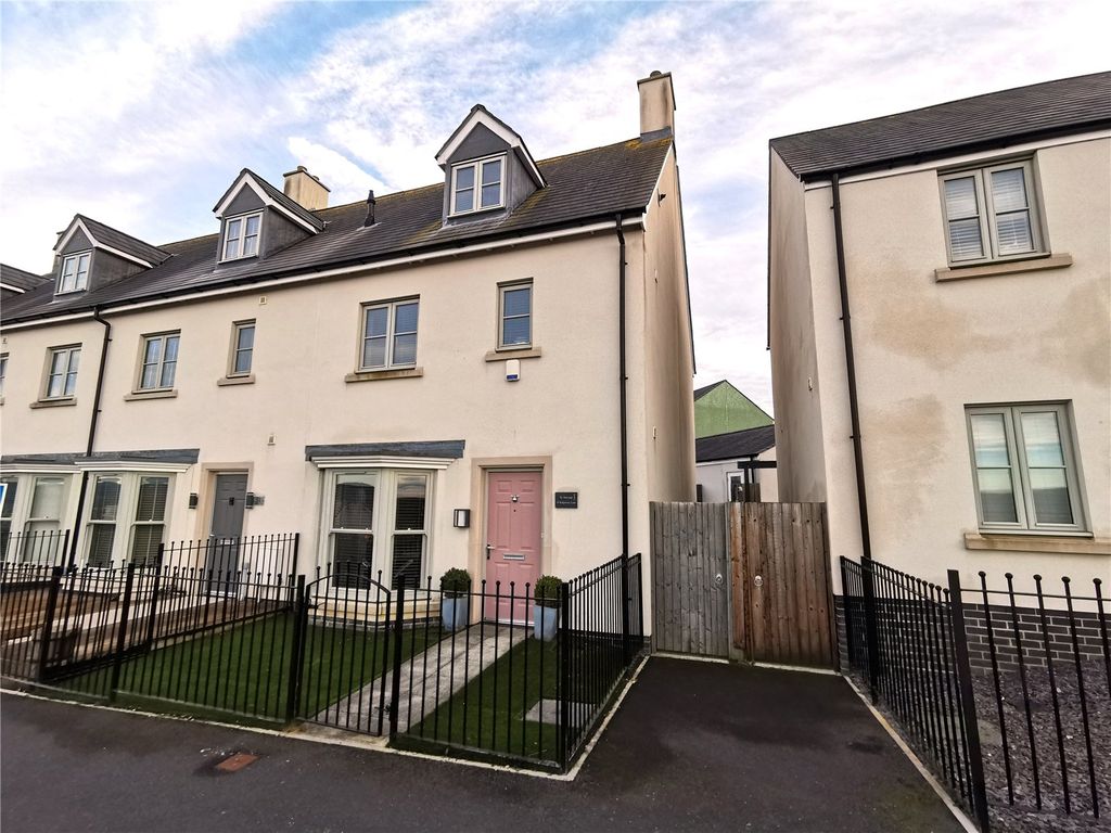 4 bed end terrace house for sale in Ridgeway Lane, Llandarcy, Neath, Neath Port Talbot SA10, £245,000