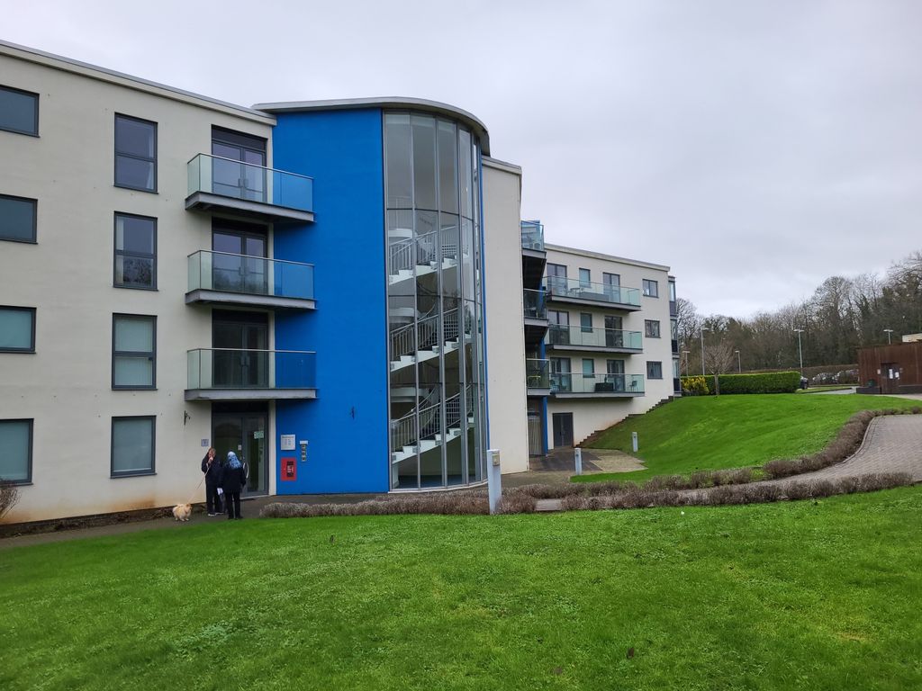 1 bed flat for sale in Woodlands, Hayes Point, Sully CF64, £134,950