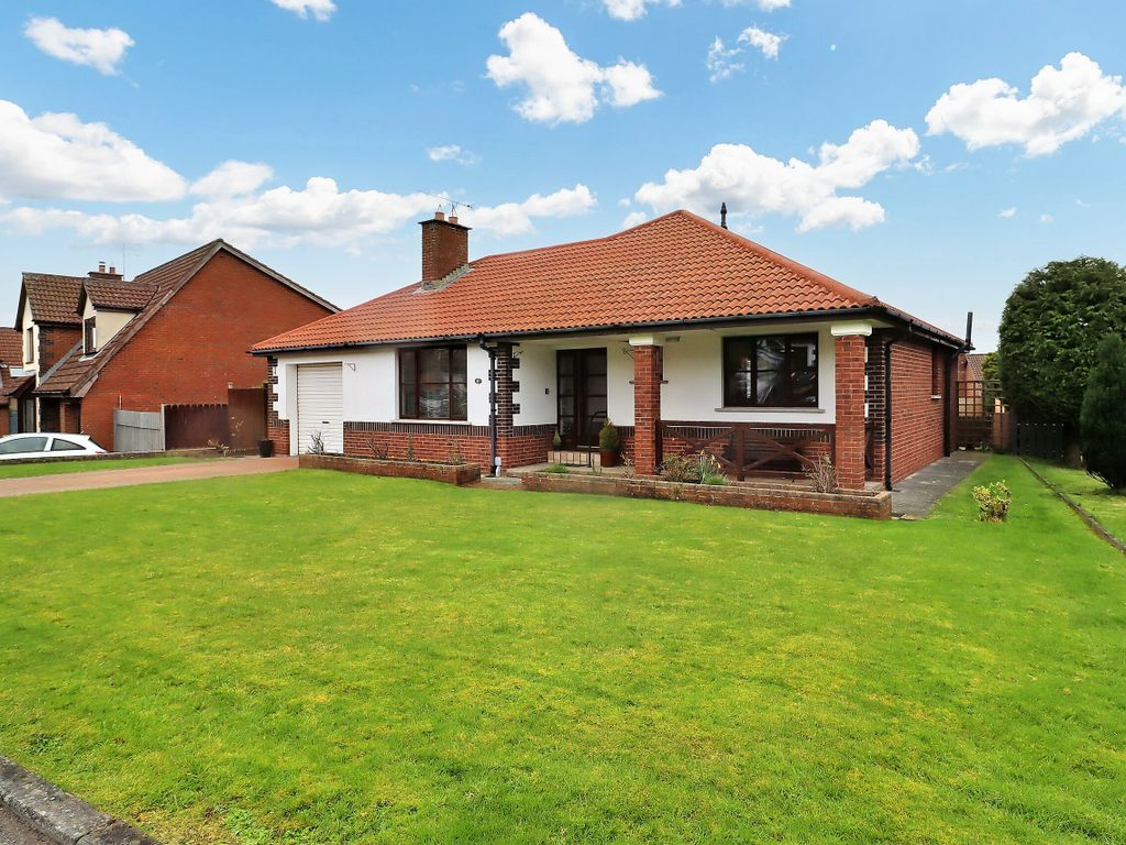 3 bed bungalow for sale in Lord Warden