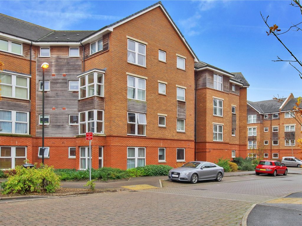 2 bed flat for sale in Yersin Court, Old Town, Swindon, Wiltshire SN1, £160,000