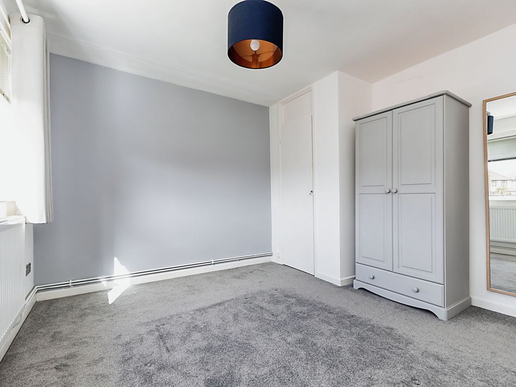 1 bed flat for sale in Shepherds Mead, Hitchin, Hertfordshire SG5, £159,995