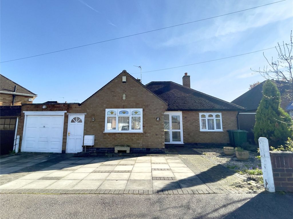 2 bed bungalow for sale in Broadgate Close, Birstall, Leicester, Leicestershire LE4, £300,000