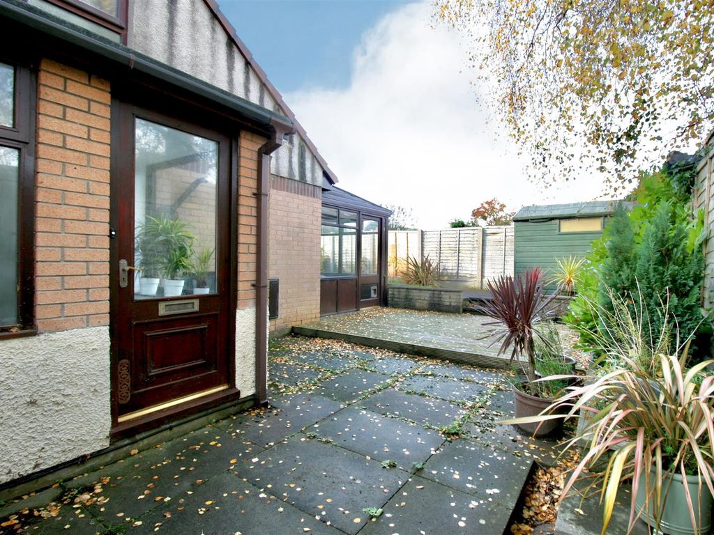 2 bed end terrace house for sale in Greenacre Court, Lancaster LA1, £160,000