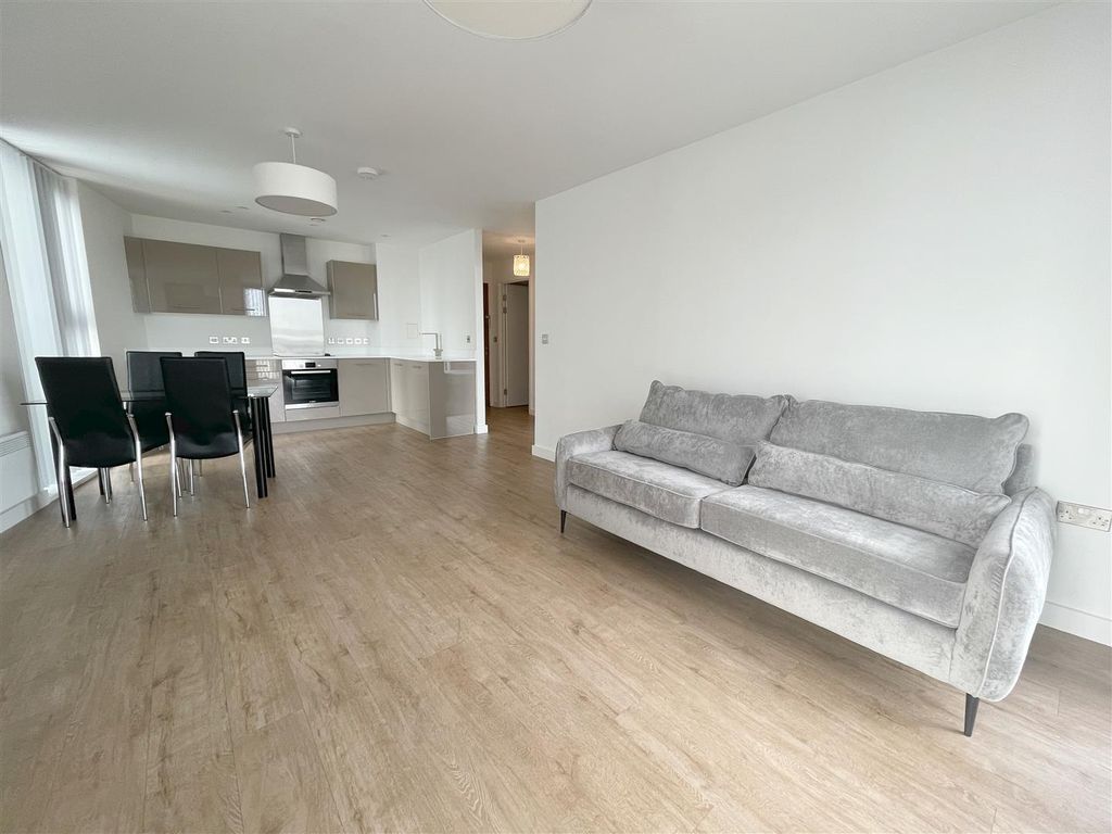 1 bed flat for sale in The Bank, Sheepcote Street, Birmingham B16, £235,000