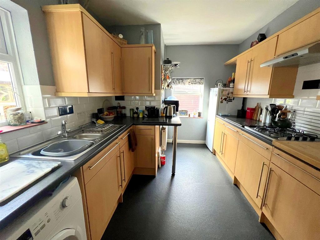 3 bed terraced house for sale in Havelock Road, Eastbourne BN22, £289,950