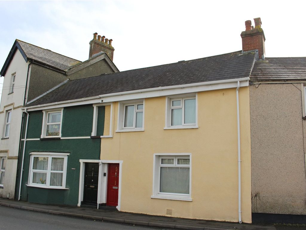 4 bed terraced house for sale in Monkton, Pembroke, Pembrokeshire SA71, £125,000