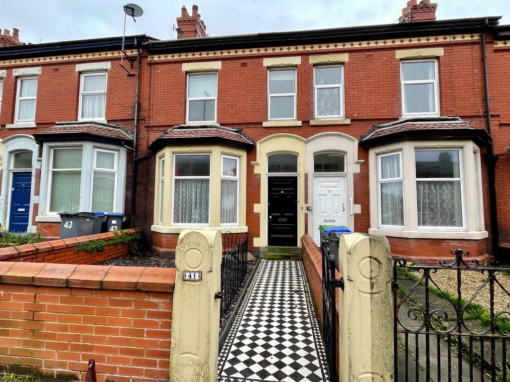 2 bed flat for sale in Bryan Road, Blackpool FY3, £87,500