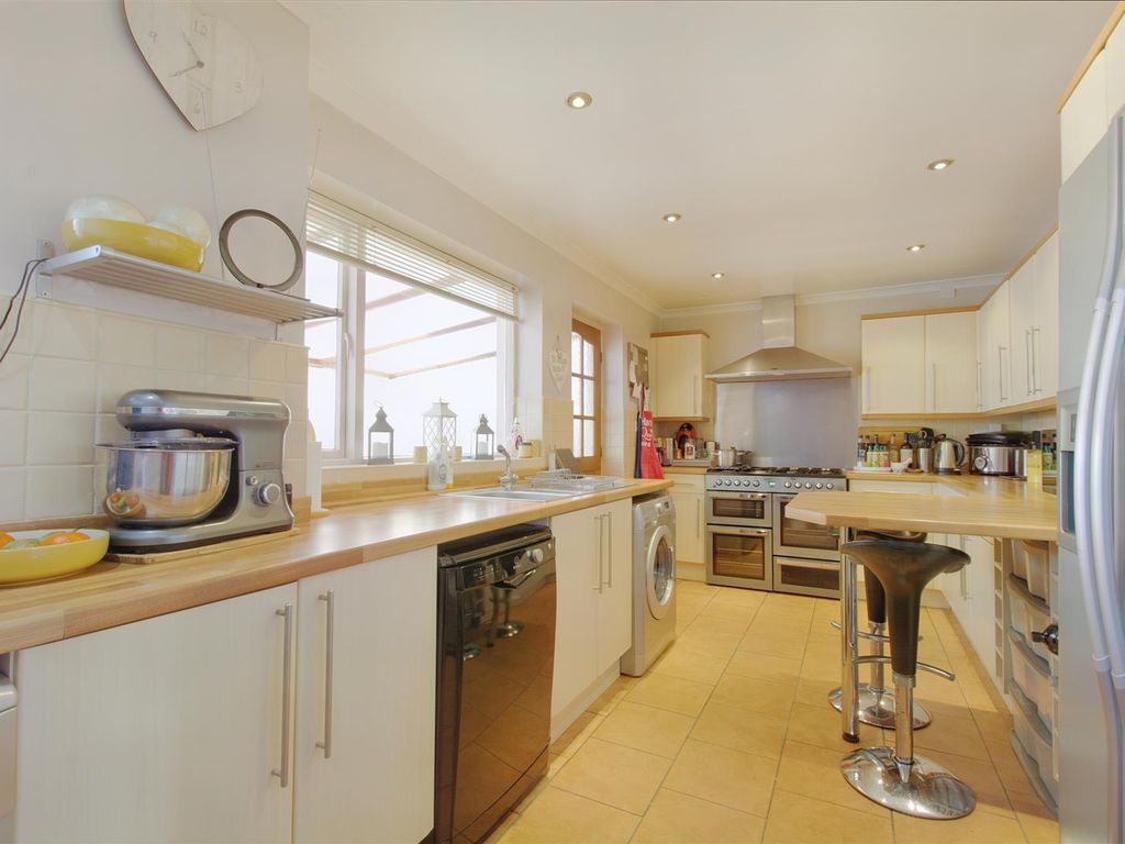 3 bed detached house for sale in Egerton Drive, Stapleford, Nottingham NG9, £259,950