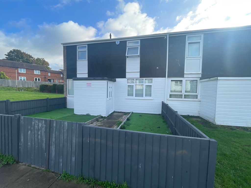 3 bed town house for sale in Cuffling Drive, Leicester LE3, £169,000