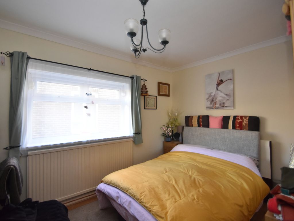 2 bed maisonette for sale in Harleston Road, Cosham, Portsmouth PO6, £160,000