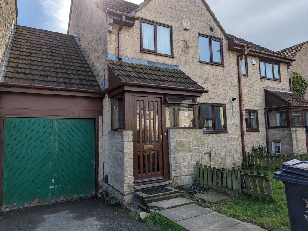 3 bed terraced house for sale in Ashington Close, Bradford BD2, £155,000