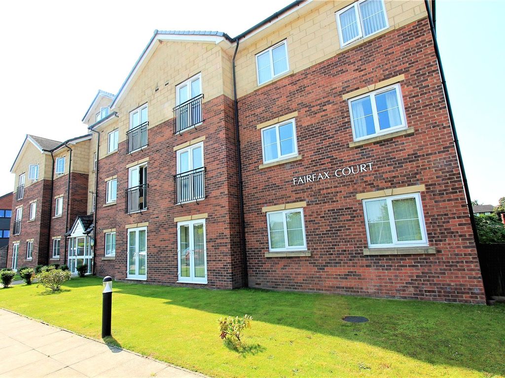 2 bed flat for sale in Fairfax Court, Barony Road, Nantwich, Cheshire CW5, £130,000
