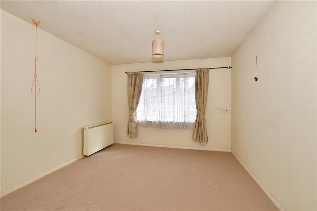 1 bed flat for sale in Epsom Road, Croydon, Surrey CR0, £75,000