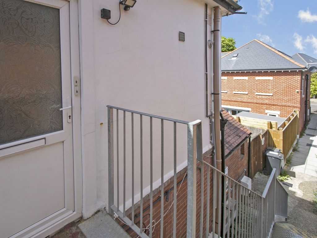 2 bed flat for sale in Southbourne Grove, Southbourne, Bournemouth BH6, £230,000