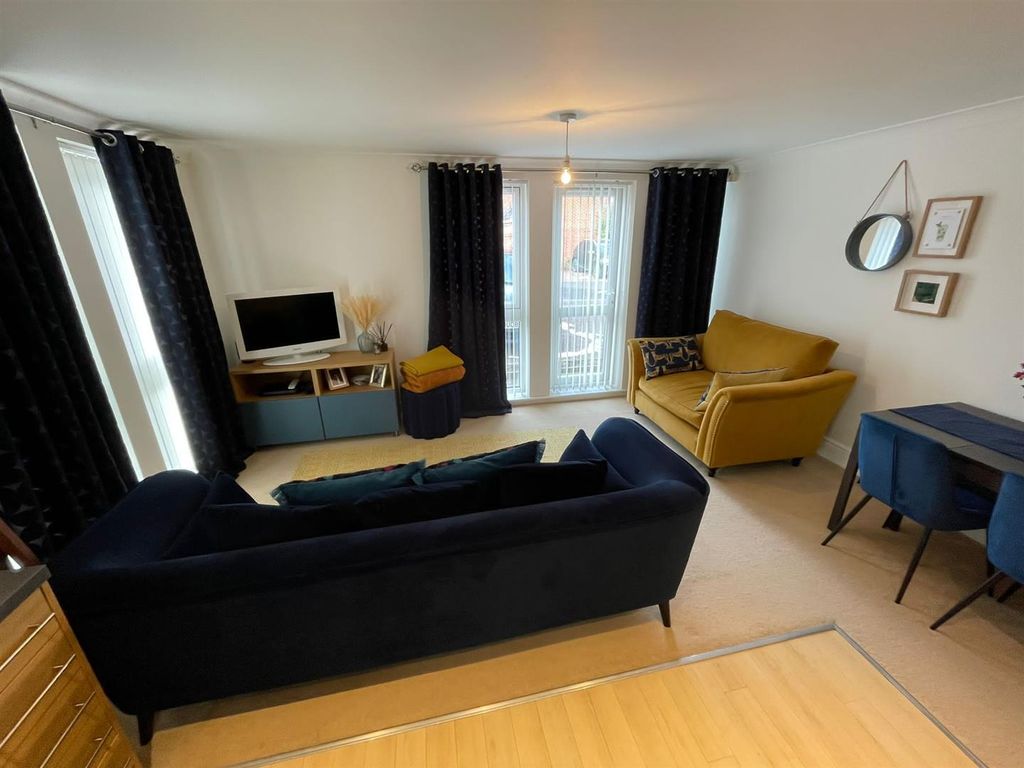 2 bed flat for sale in Glaisdale Court, Darlington DL3, £100,000