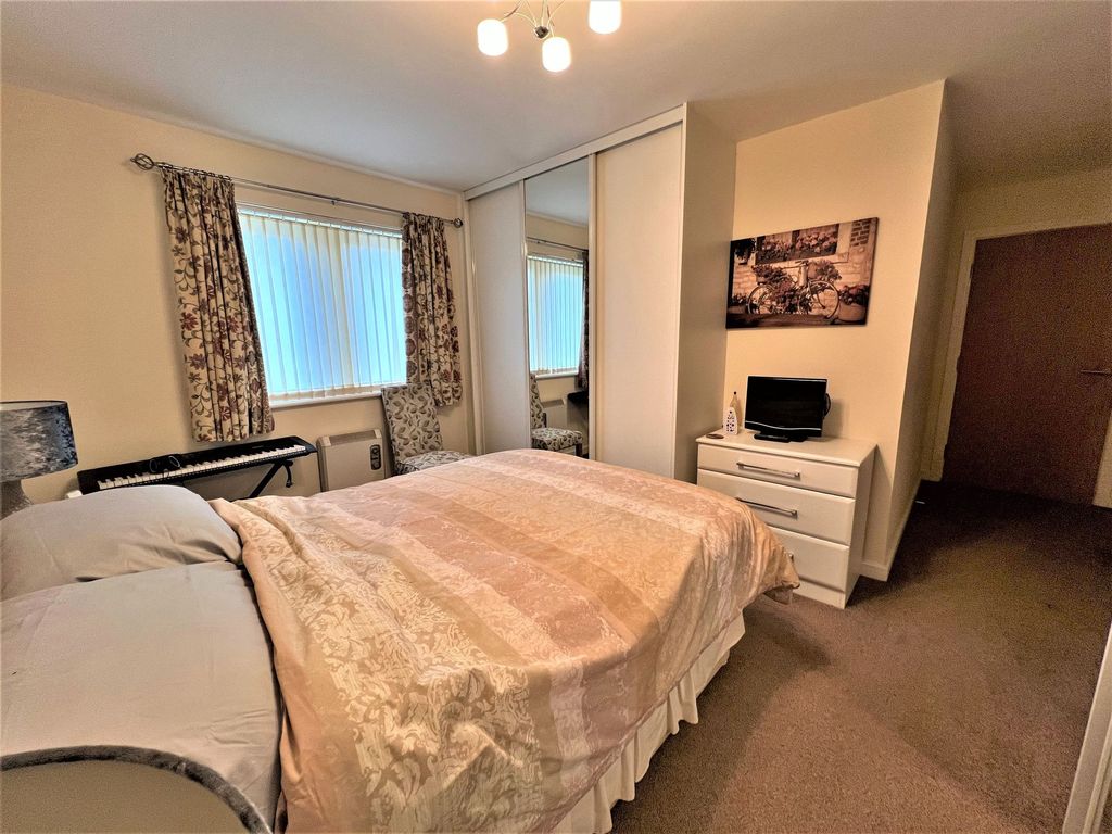 2 bed flat for sale in Barton Road, Eccles M30, £145,000
