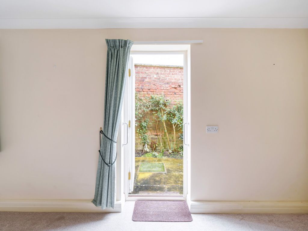 2 bed flat for sale in Suffolk Mews, Suffolk Square, Cheltenham, Gloucestershire GL50, £255,000