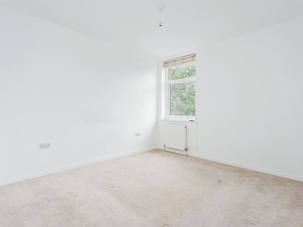 1 bed flat for sale in Heath Square, Boltro Road, Haywards Heath RH16, £175,000