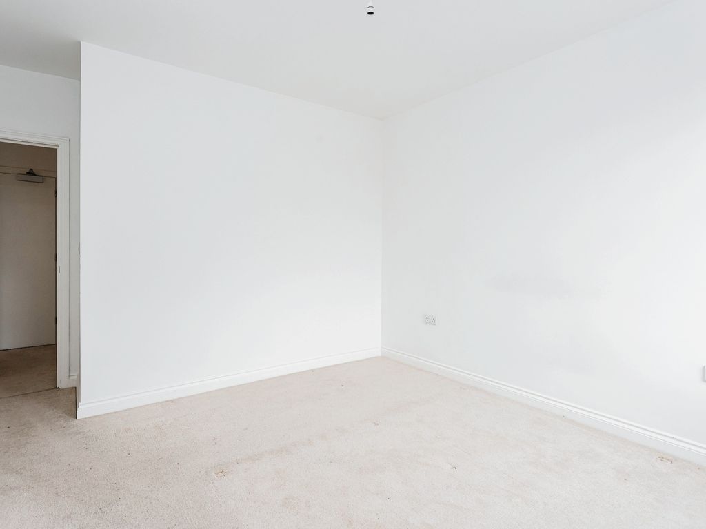 1 bed flat for sale in Heath Square, Boltro Road, Haywards Heath RH16, £175,000