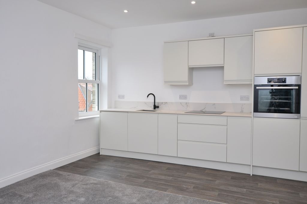 2 bed flat for sale in Broomfield Terrace, Whitby YO21, £199,950