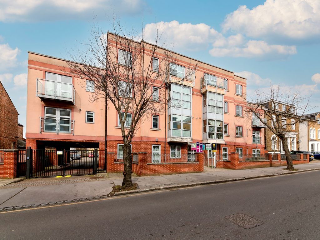 2 bed flat for sale in Campbell Road, Croydon CR0, £108,000