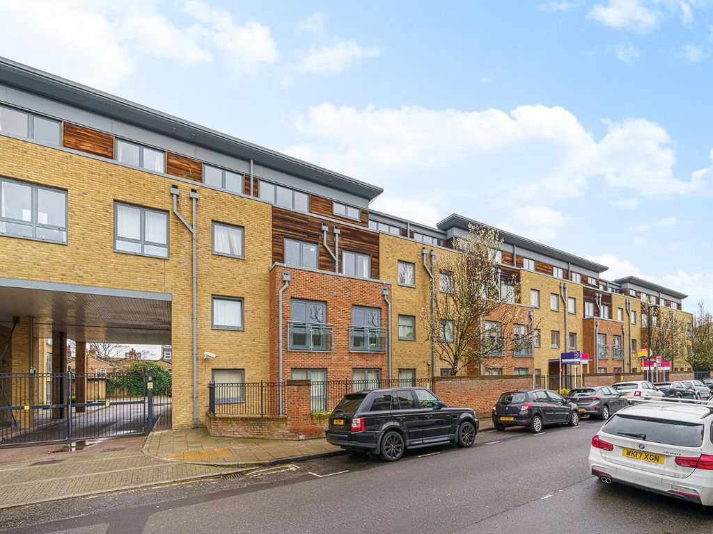 1 bed flat for sale in Effra Parade, London SW2, £300,000