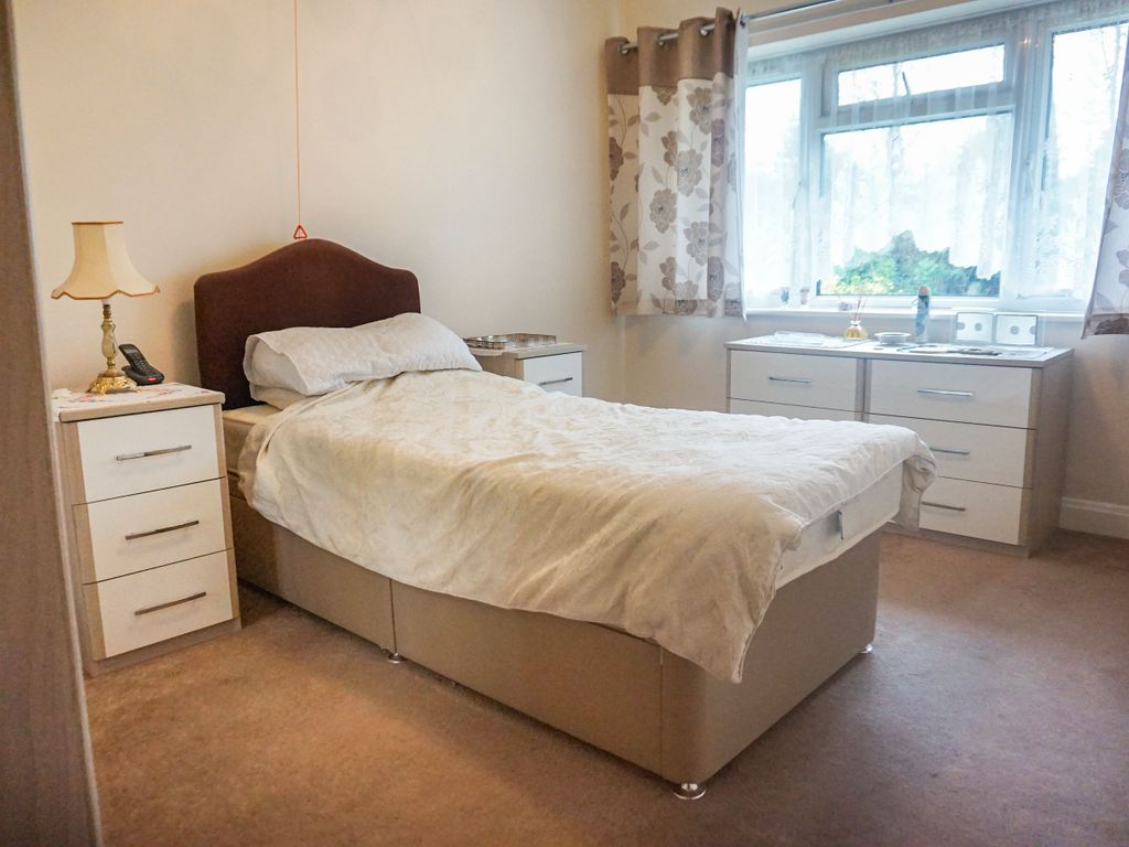 1 bed flat for sale in Penns Lane, Sutton Coldfield B72, £110,000