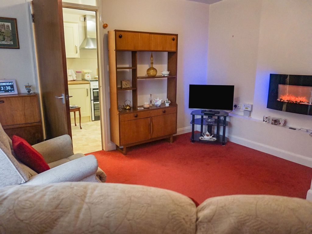 1 bed flat for sale in Penns Lane, Sutton Coldfield B72, £110,000