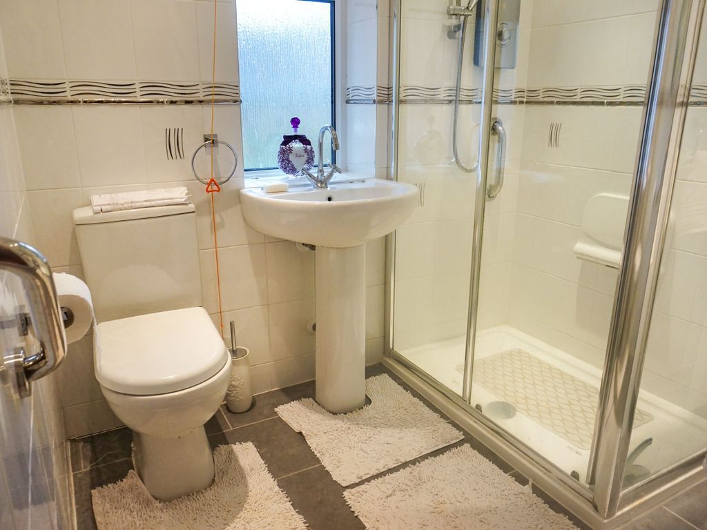 1 bed flat for sale in Penns Lane, Sutton Coldfield B72, £110,000