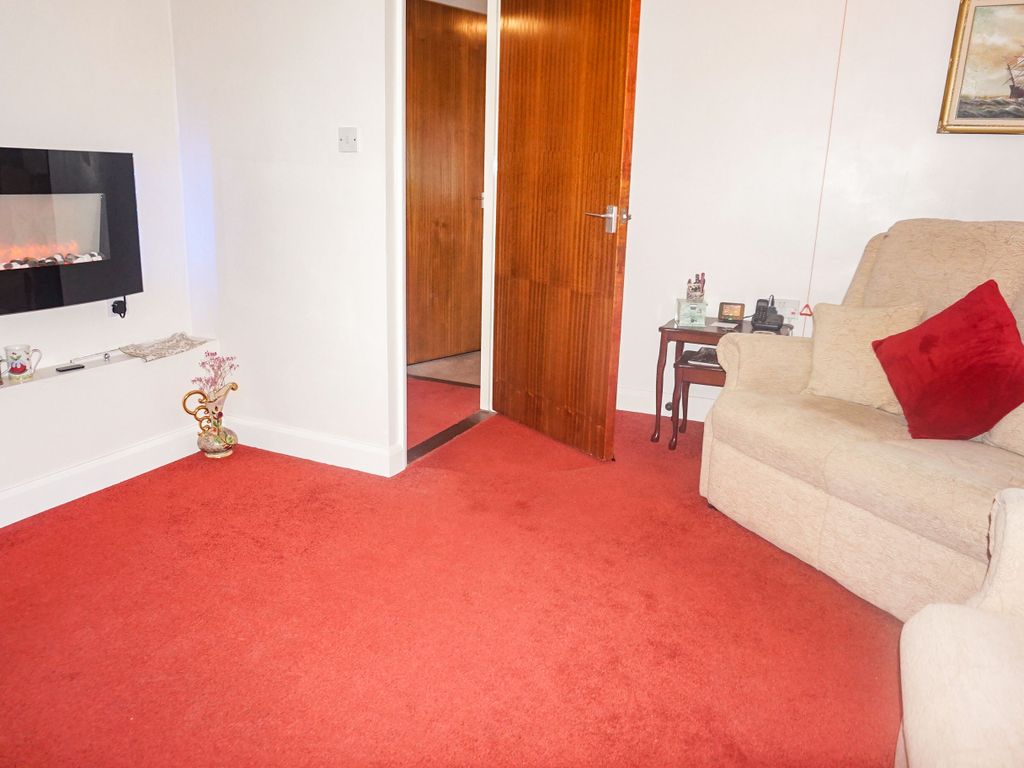 1 bed flat for sale in Penns Lane, Sutton Coldfield B72, £110,000