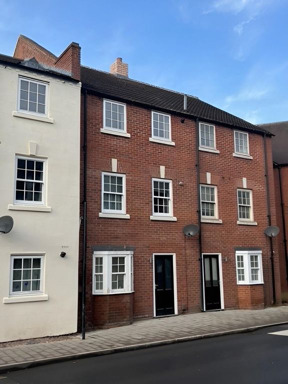 2 bed flat for sale in Park Street, Shifnal TF11, £149,995