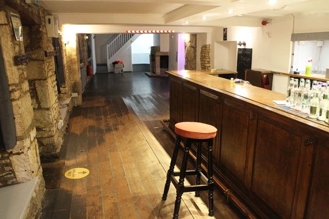 Pub/bar for sale in Chalford Hill, Stroud GL6, £10,000