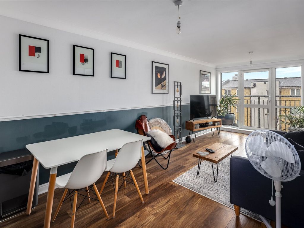 1 bed flat for sale in Mercer Court, 6 Candle Street, London E1, £300,000