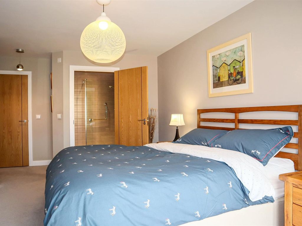 2 bed flat for sale in Lonsdale Park, Barleythorpe Road, Oakham LE15, £265,000