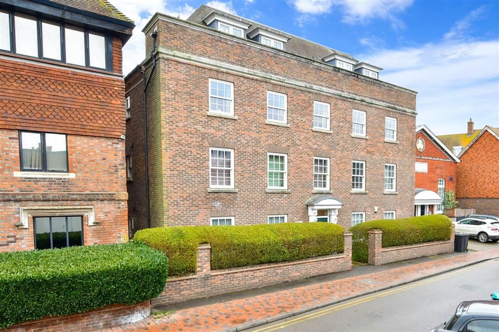 1 bed flat for sale in Bank Street, Tonbridge, Kent TN9, £210,000