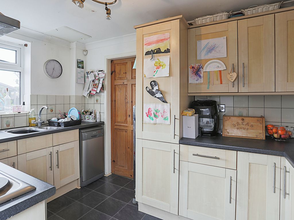 3 bed detached house for sale in Huntington Road, York YO31, £300,000