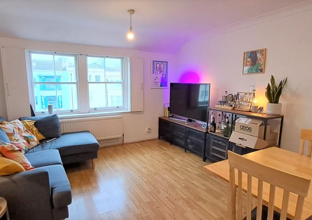1 bed flat for sale in Lower Rock Gardens, Brighton BN2, £205,000