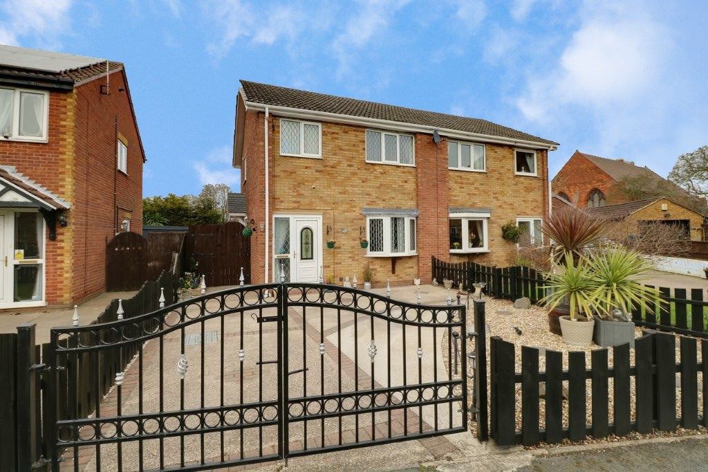 3 bed semi-detached house for sale in Wentworth Crescent, New Holland, New Holland DN19, £164,950