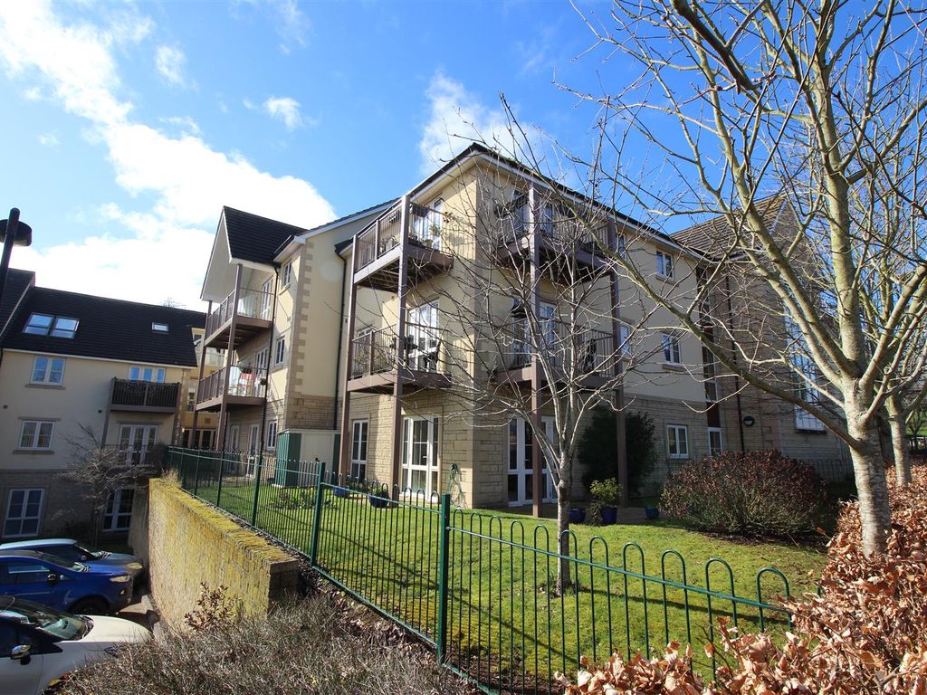 2 bed flat for sale in Retierment Village, Malmesbury Road, Chippenham SN15, £260,000