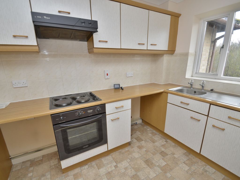 2 bed flat for sale in Capel Drive, Felixstowe IP11, £130,000