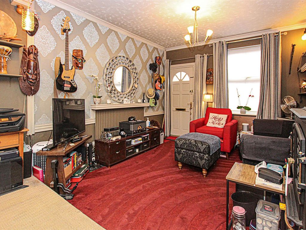 2 bed terraced house for sale in Stanley Road, Newmarket CB8, £225,000