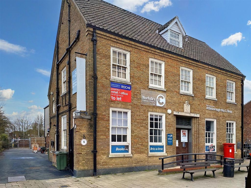 1 bed flat for sale in The Old Post Office, High Street, Attleborough NR17, £100,000