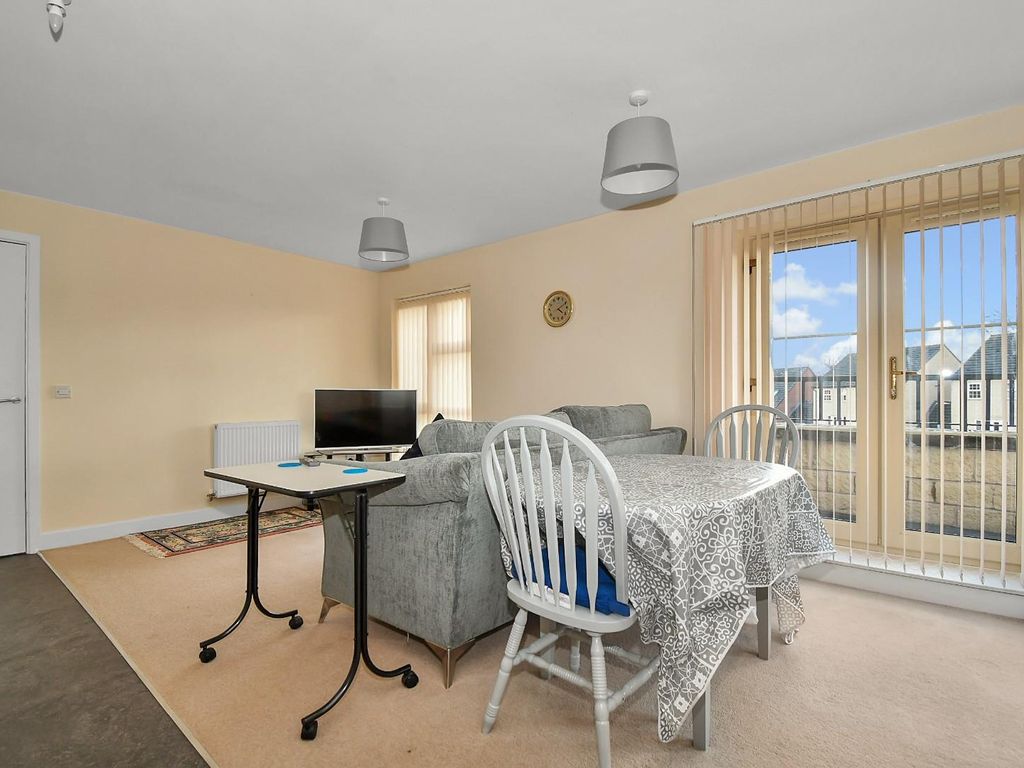 2 bed flat for sale in Silver Cross Way, Guiseley, Leeds LS20, £165,000