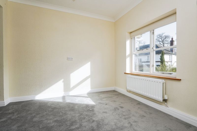 2 bed flat for sale in Morningside Courtyard, Cheltenham GL52, £190,000