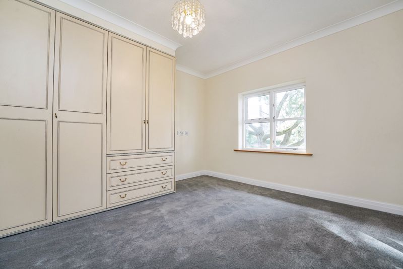 2 bed flat for sale in Morningside Courtyard, Cheltenham GL52, £190,000