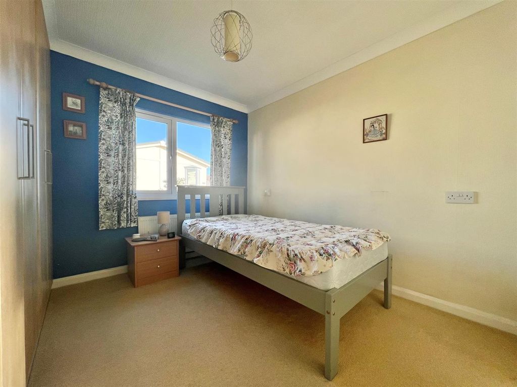 2 bed mobile/park home for sale in Bickington Park, Bickington, Barnstaple EX31, £160,000