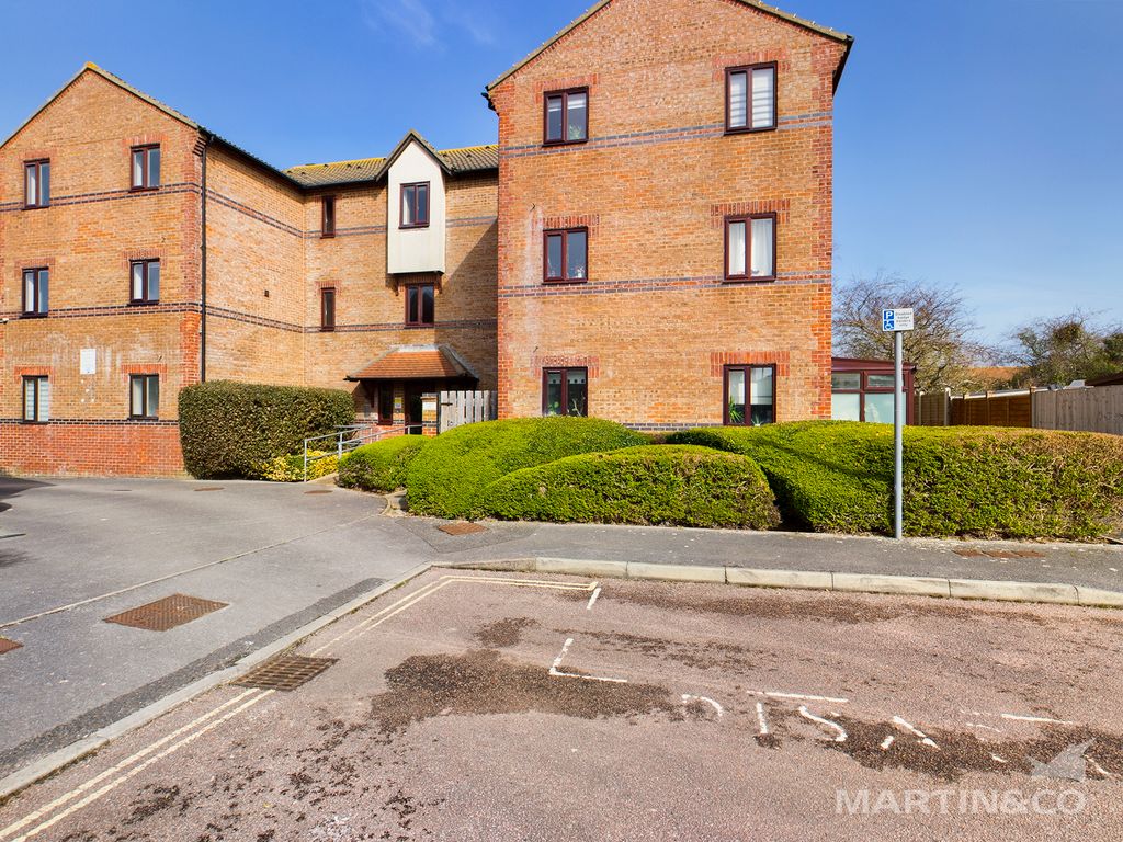 1 bed flat for sale in Gibson Way, Bognor Regis PO21, £165,000