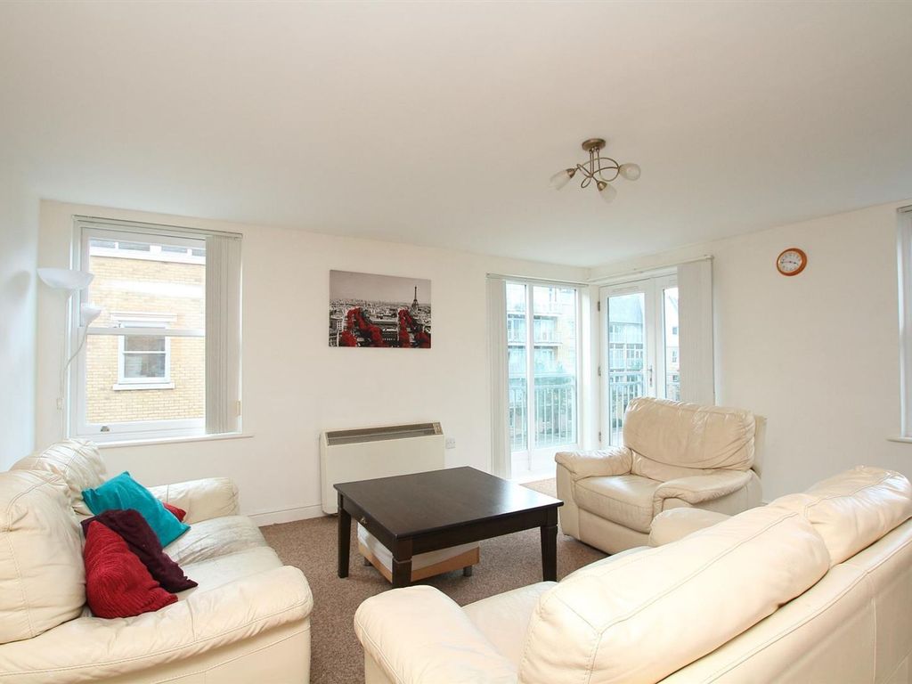 3 bed flat for sale in Bingley Court, Canterbury CT1, £240,000