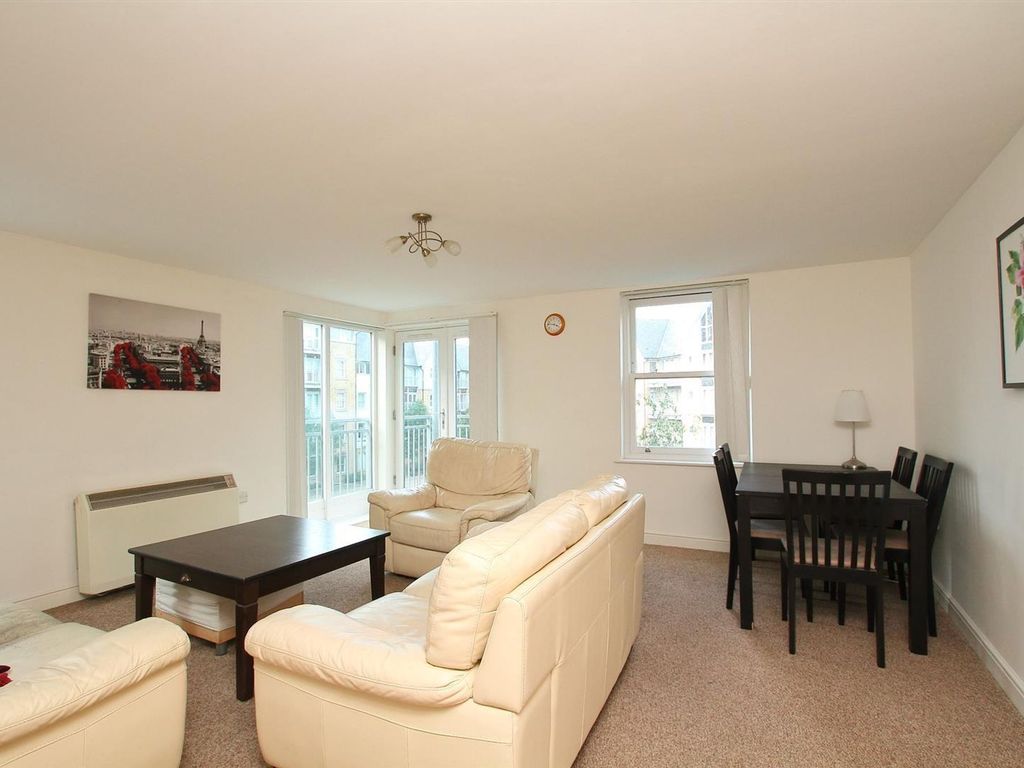 3 bed flat for sale in Bingley Court, Canterbury CT1, £240,000