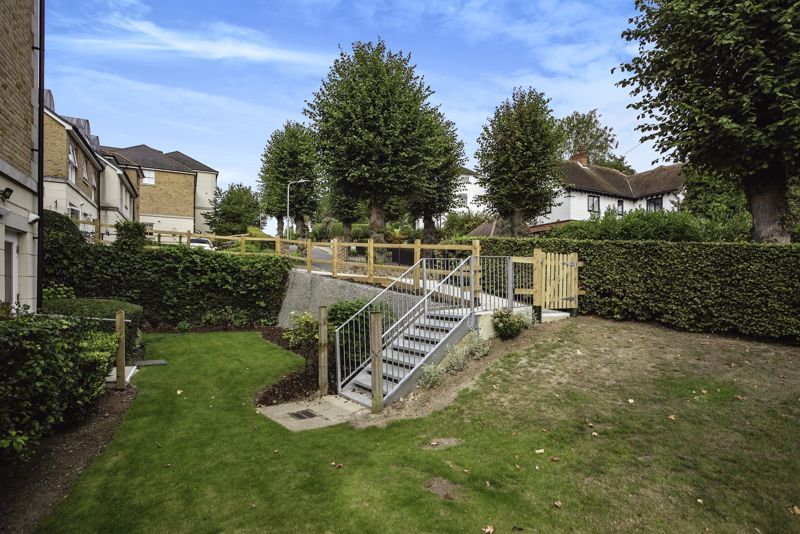 2 bed flat for sale in Nelson Court, Gravesend DA12, £160,000